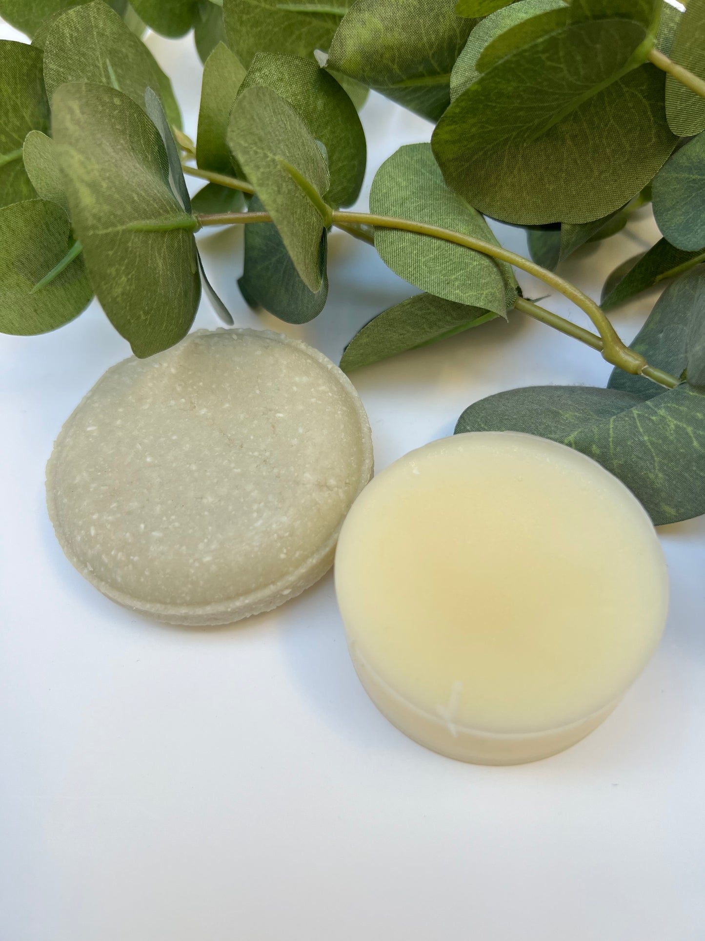 Moisturizing conditioner and cleansing shampoo bar set for dry, flaky scalp