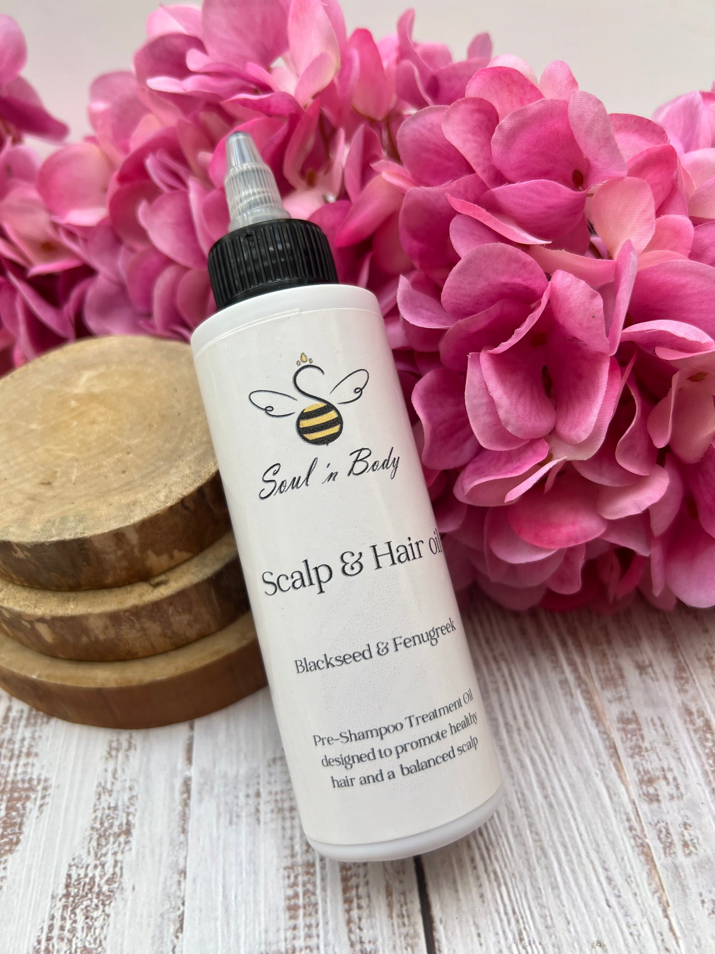 Moisturizing oil blend to prepare dry, tangled hair for shampooing